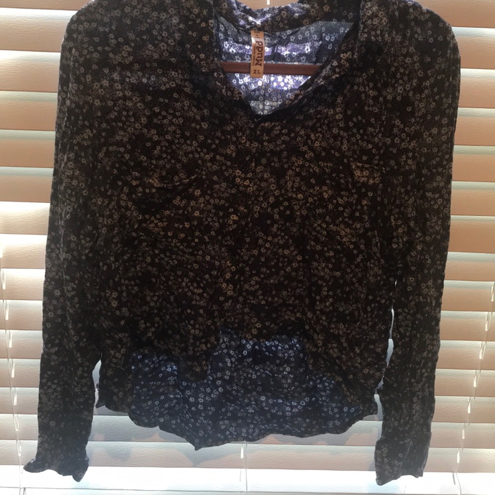 Navy flower top
